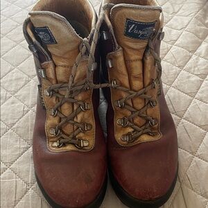 Vtg Vasque Leather Boots size 9.5 men’s